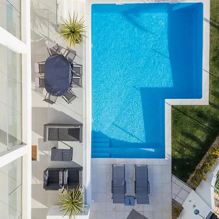 Modern 5br Villa-private Pool-walk To & Oura-10 Guests By Misha's Place