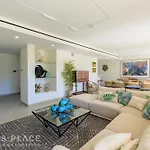 Villa Modern 5br Villa-private Pool-walk To & Oura-10 Guests By Misha's Place *