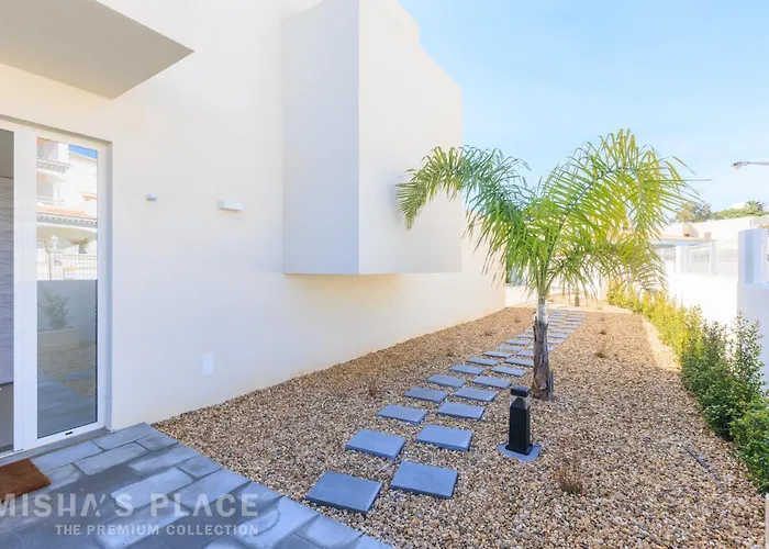 Alba - Premium By Misha's Place 别墅