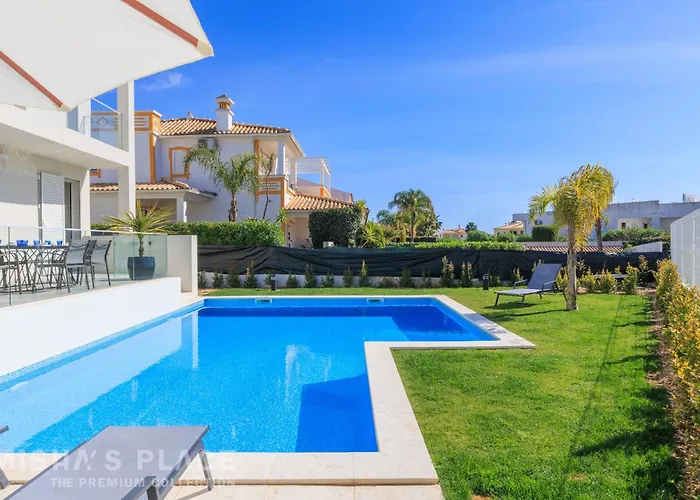 Alba - Premium By Misha's Place 阿尔布费拉