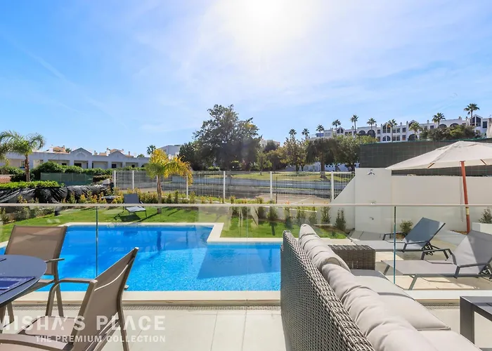 Alba - Premium By Misha's Place 阿尔布费拉