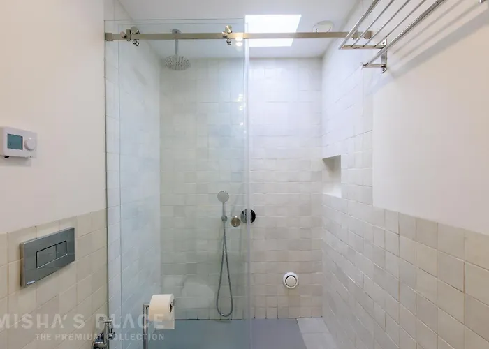 Alba - Premium By Misha's Place * 阿尔布费拉