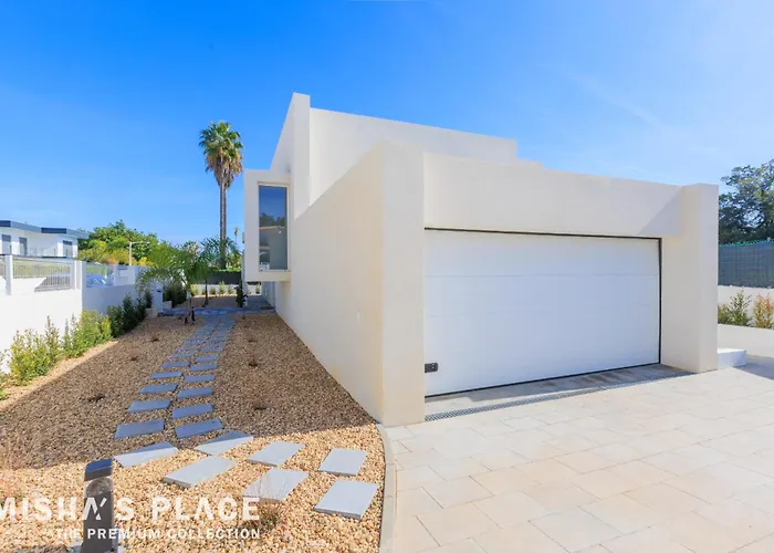 别墅 Alba - Premium By Misha's Place *