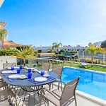 فيلة Modern 5br Villa-private Pool-walk To & Oura-10 Guests By Misha's Place