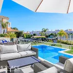 فيلة Modern 5br Villa-private Pool-walk To & Oura-10 Guests By Misha's Place البوفيرا