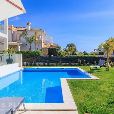Modern 5br Villa-private Pool-walk To & Oura-10 Guests By Misha's Place 阿尔布费拉