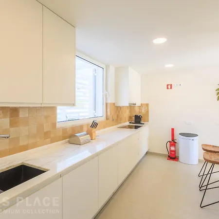 Modern 5br Villa-private Pool-walk To & Oura-10 Guests By Misha's Place